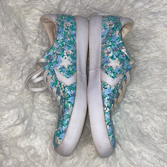 Converse Shoes - Picture 2 of 7